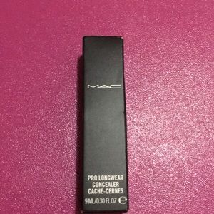 Mac Pro long wear concealer NC42
